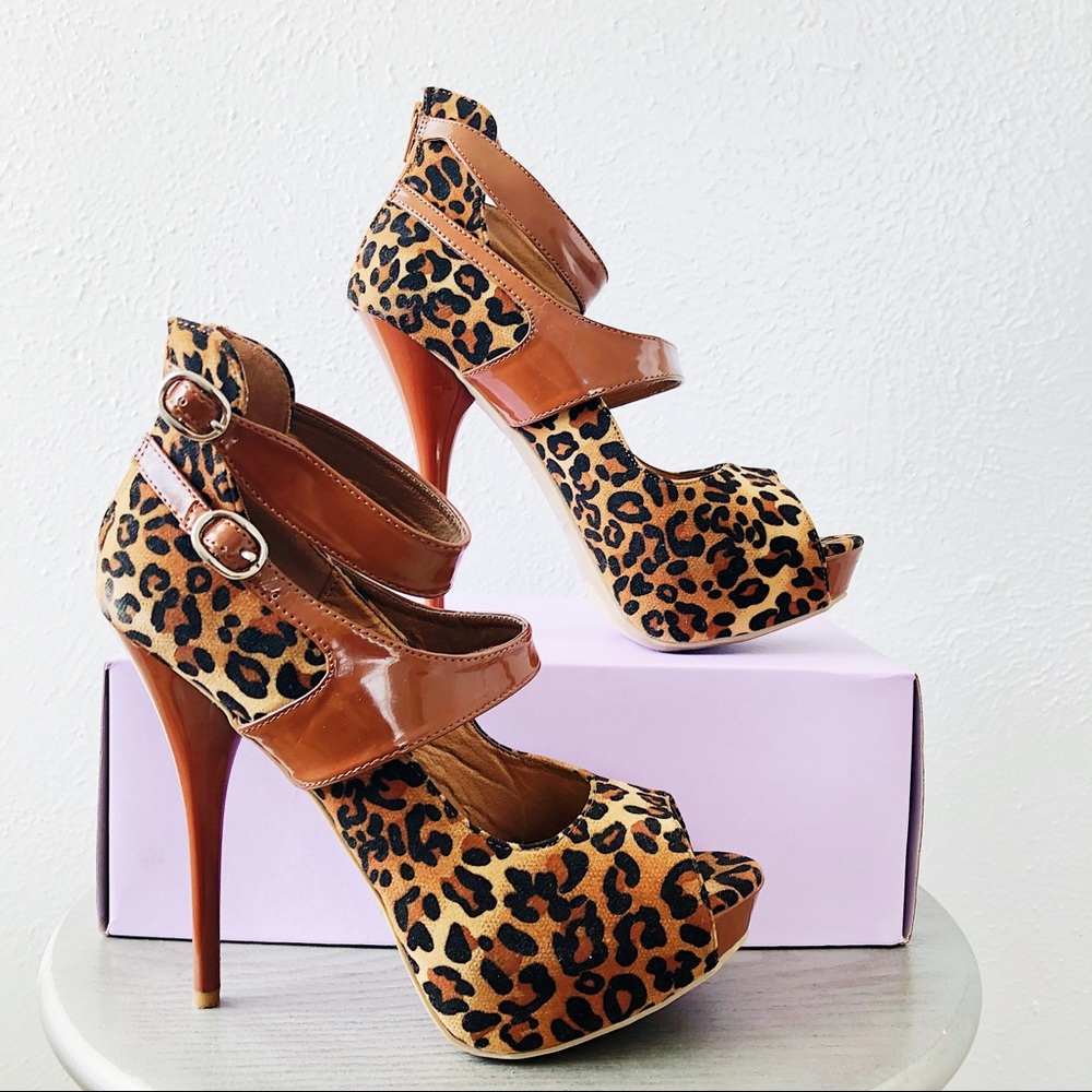 Liliana Leopard Print Peep Toe Platform Heels 8.5